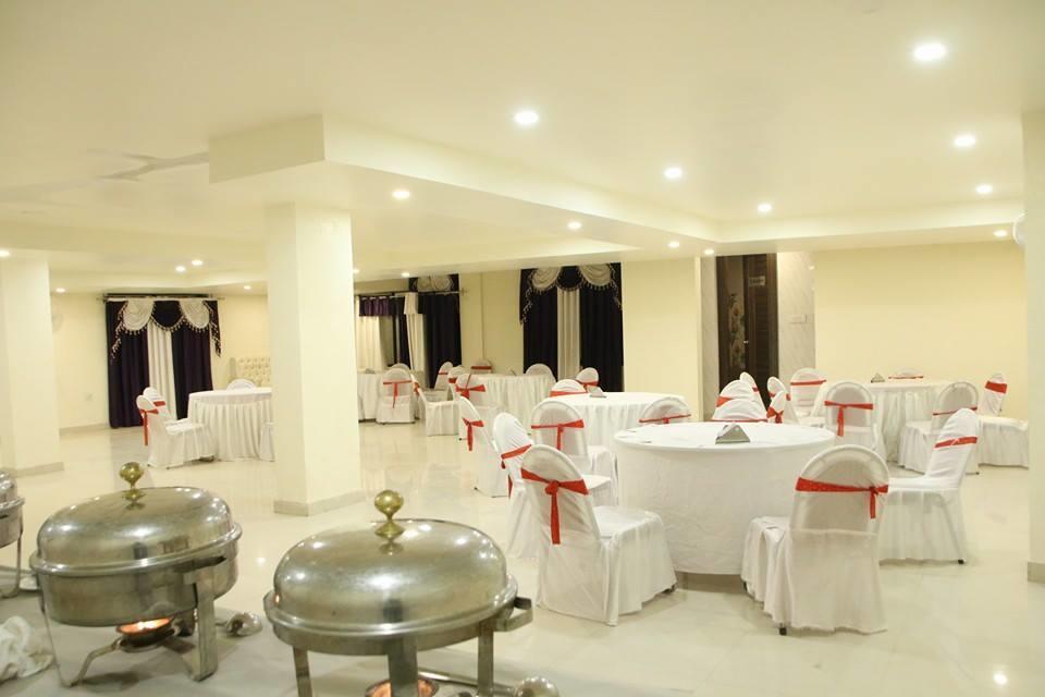 The Grand Orion Hotel Chinhat Buitenkant foto