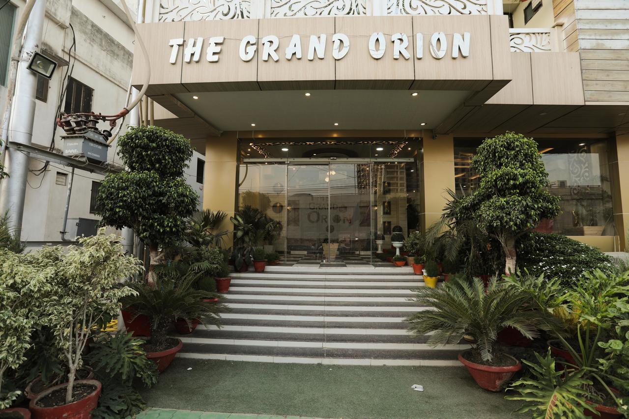 The Grand Orion Hotel Chinhat Buitenkant foto