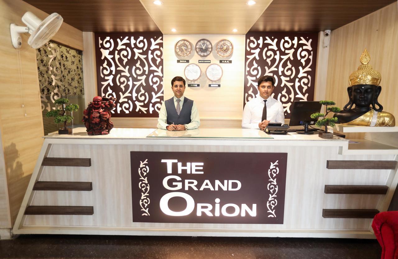 The Grand Orion Hotel Chinhat Buitenkant foto